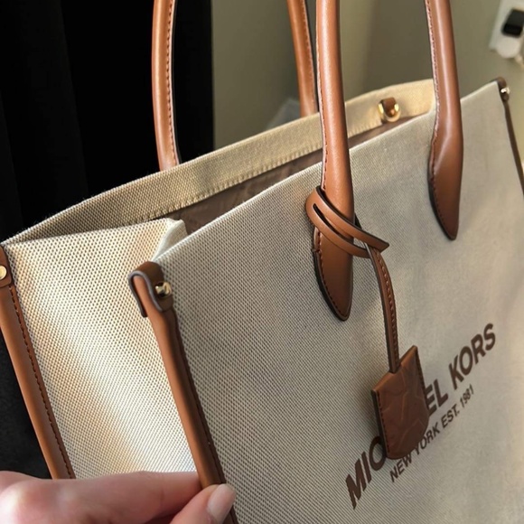 Michael Kors - Large - Picture 3 of 5